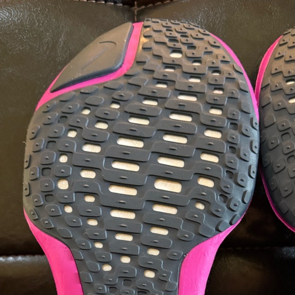 NIKE WMNS ZOOMX INVINCIBLE RUN FK 3 - Picture 10 of 16